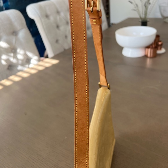 Louis Vuitton Vernis Thompson Street Shoulder Bag - Picture 6 of 14